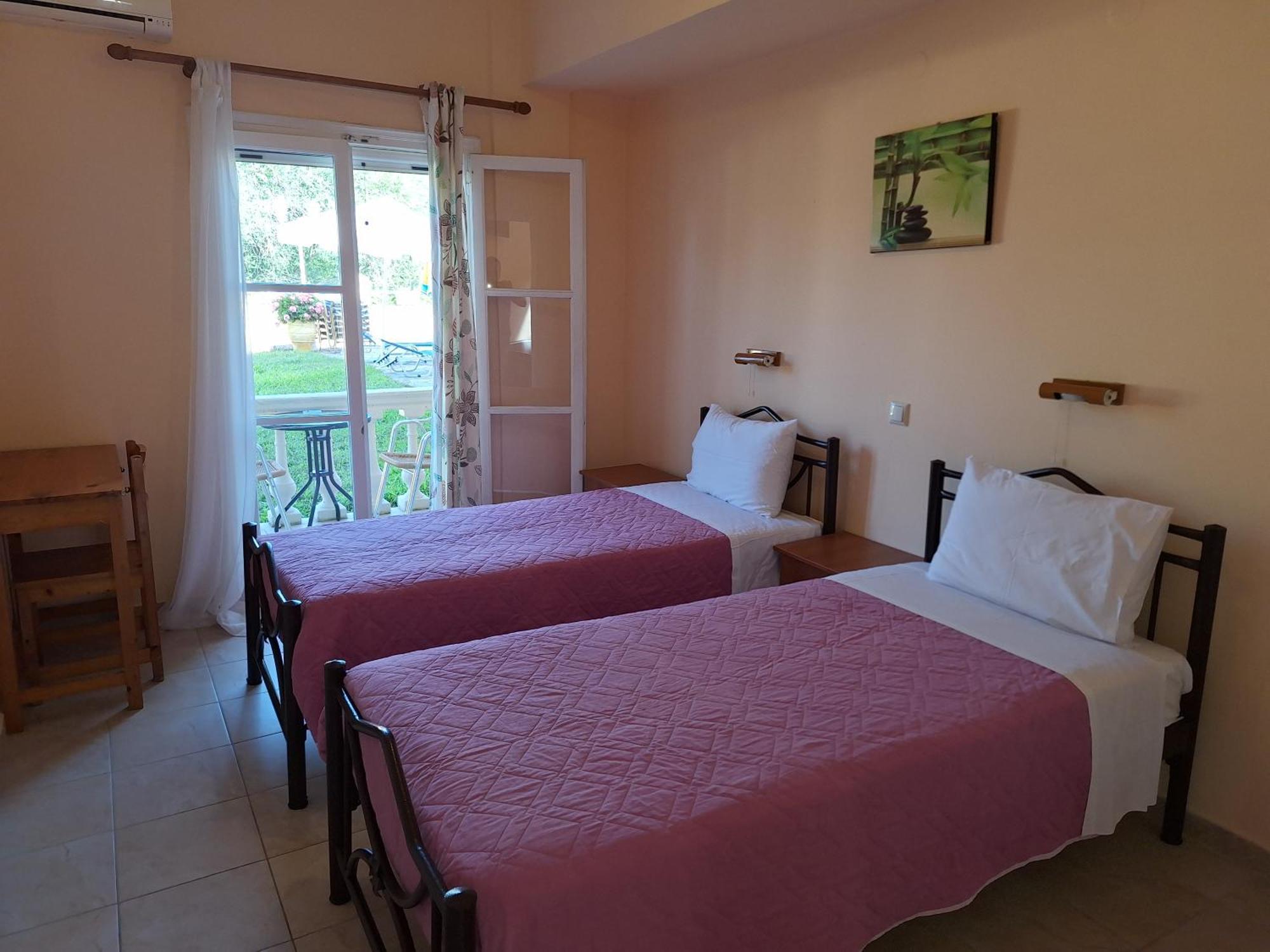 River Studios & Apartments Mesongí Chambre photo